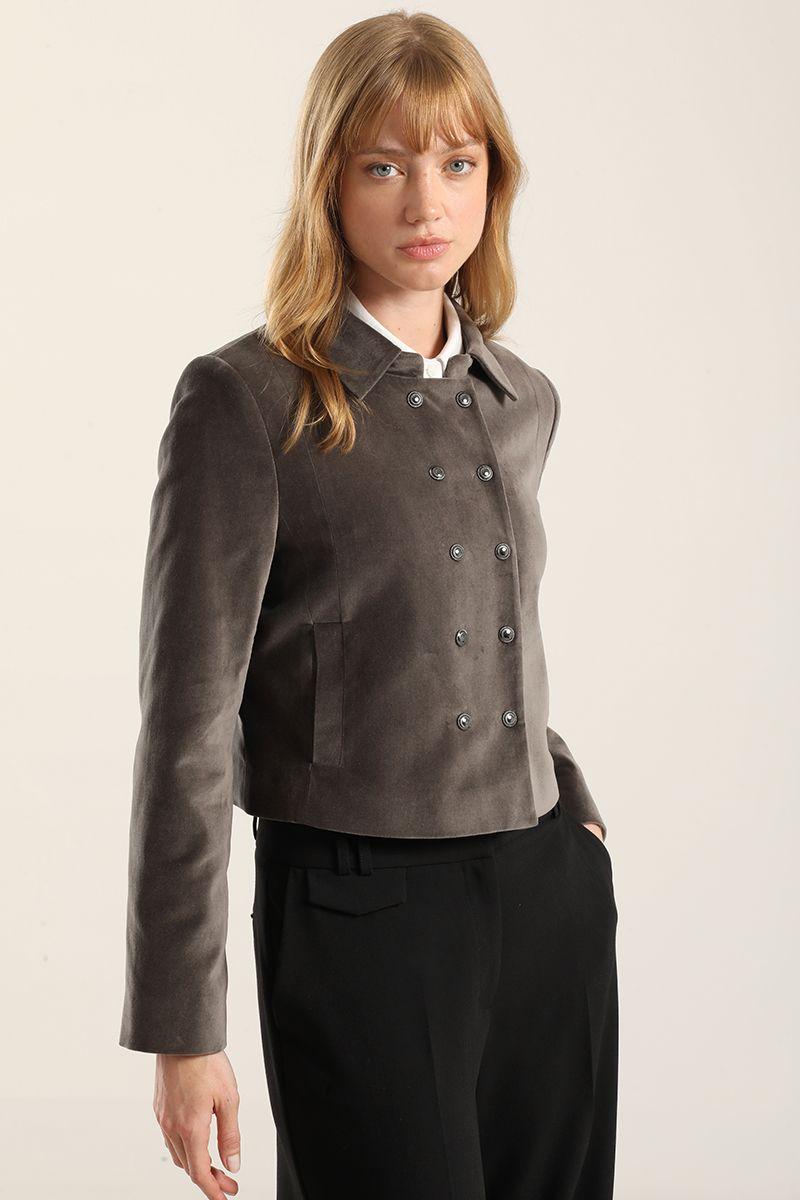 Chaqueta cropped cruzada, terciopelo gris Liola-3