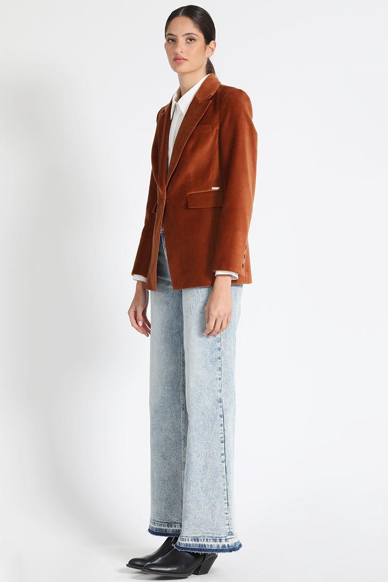 Blazer Entallado Terciopelo Camel Liola-2