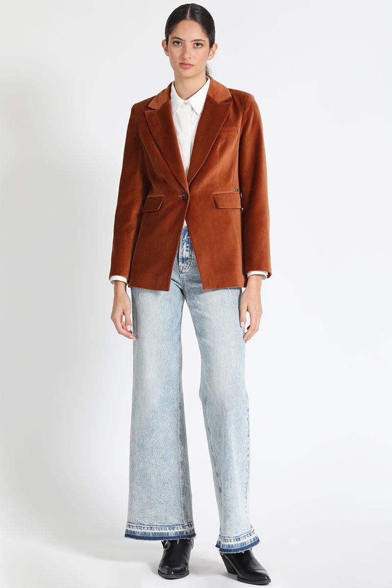 Blazer Entallado Terciopelo Camel Liola-3