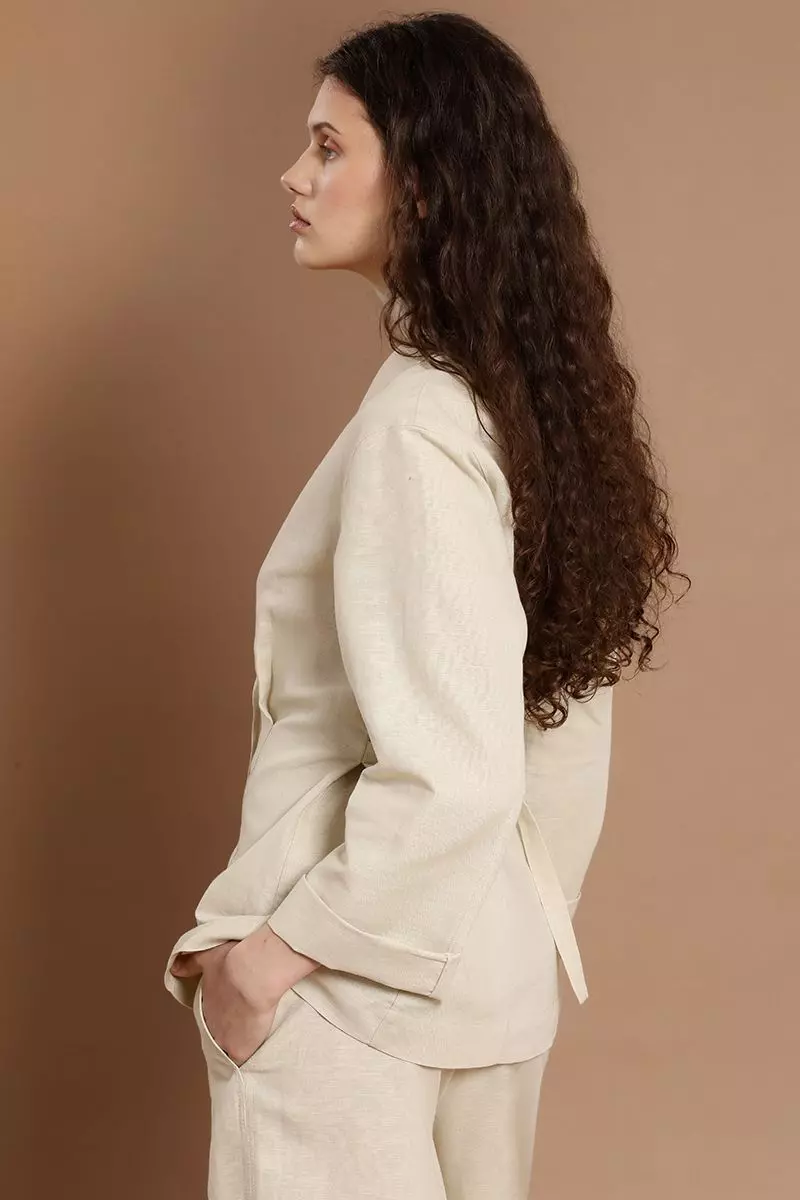 Blazer cruzado con cinturon, beige Liola-6