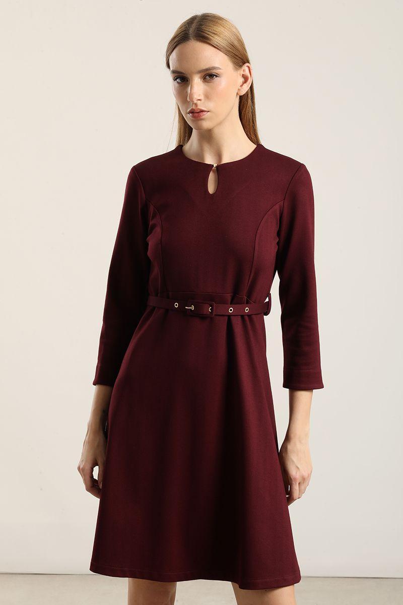 Vestido Rodilla, Con Cinturon, Burdeo Liola-2