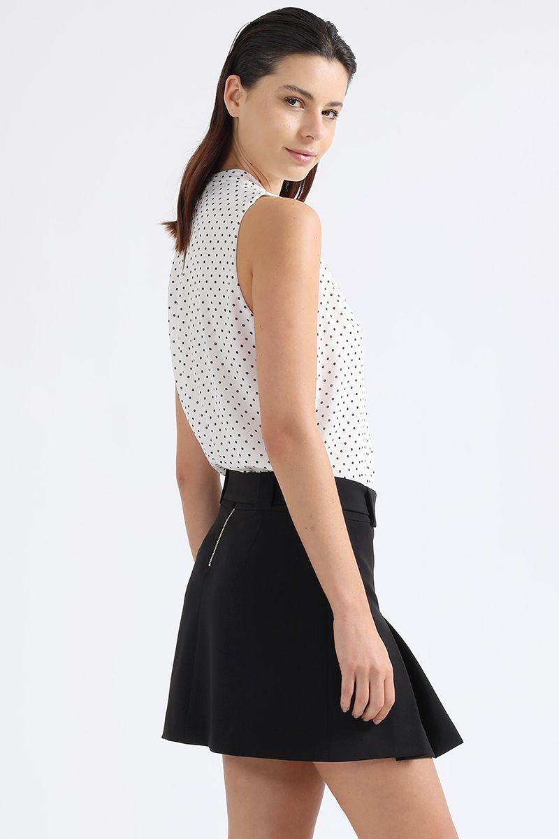 Falda Short Mini, Tiro Alto, Tablon Negro Liola-4
