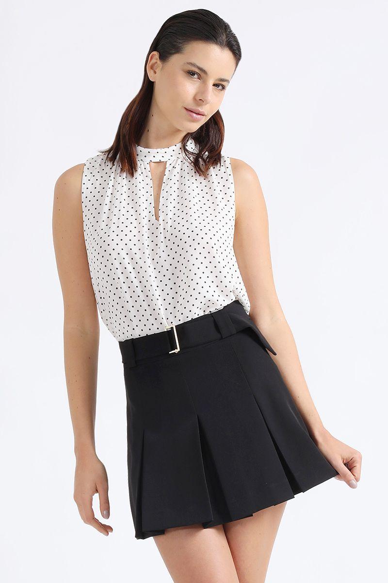 Falda Short Mini, Tiro Alto, Tablon Negro Liola-2