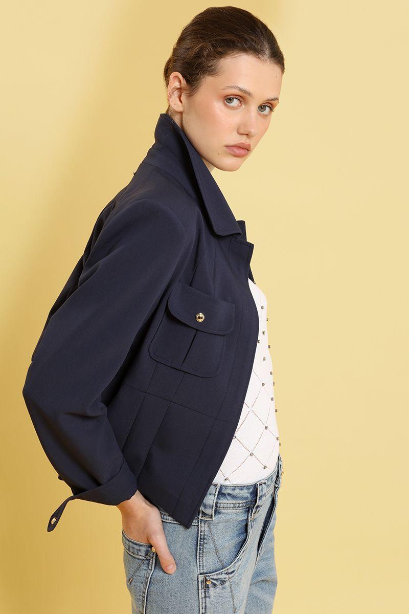 Chaqueta entallada, bolsillo parche, azul Liola-1