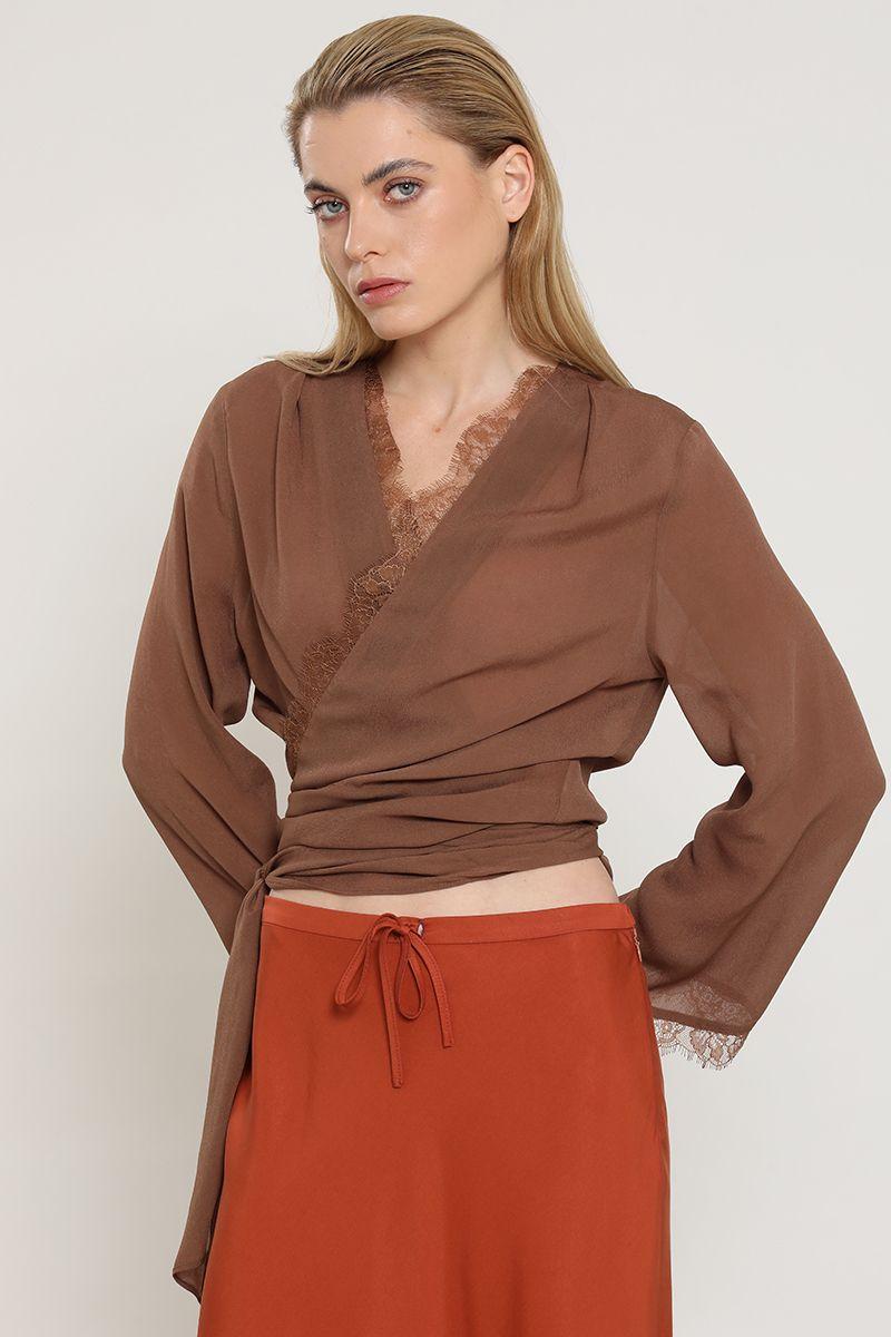 Blusa envolvente con amarra, camel Liola-4