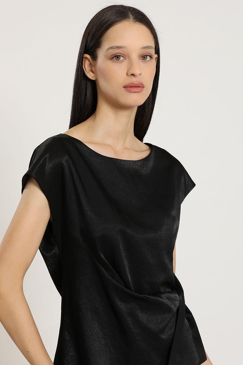 Top satinado, torcido asimetrico, negro Liola-2