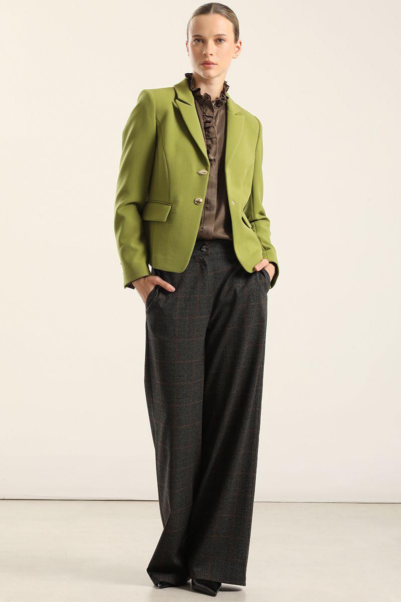 Blazer entallado, boton fantasia, pistacho Liola-5