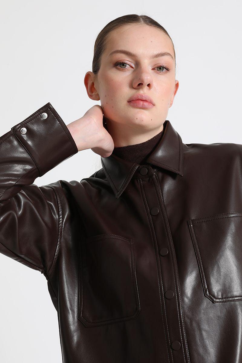 Sobrecamisa Amplia Efecto Piel Café Liola-1
