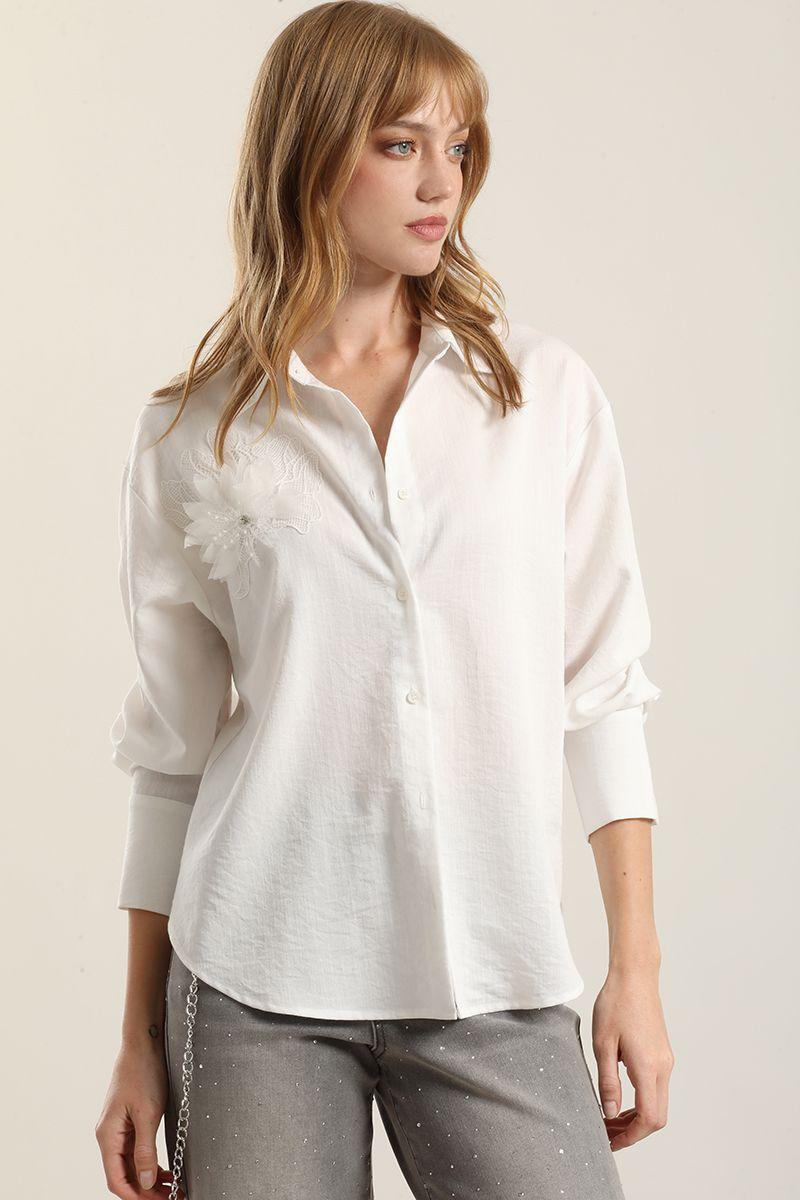 Blusa aplicacion flor, crudo Liola-0