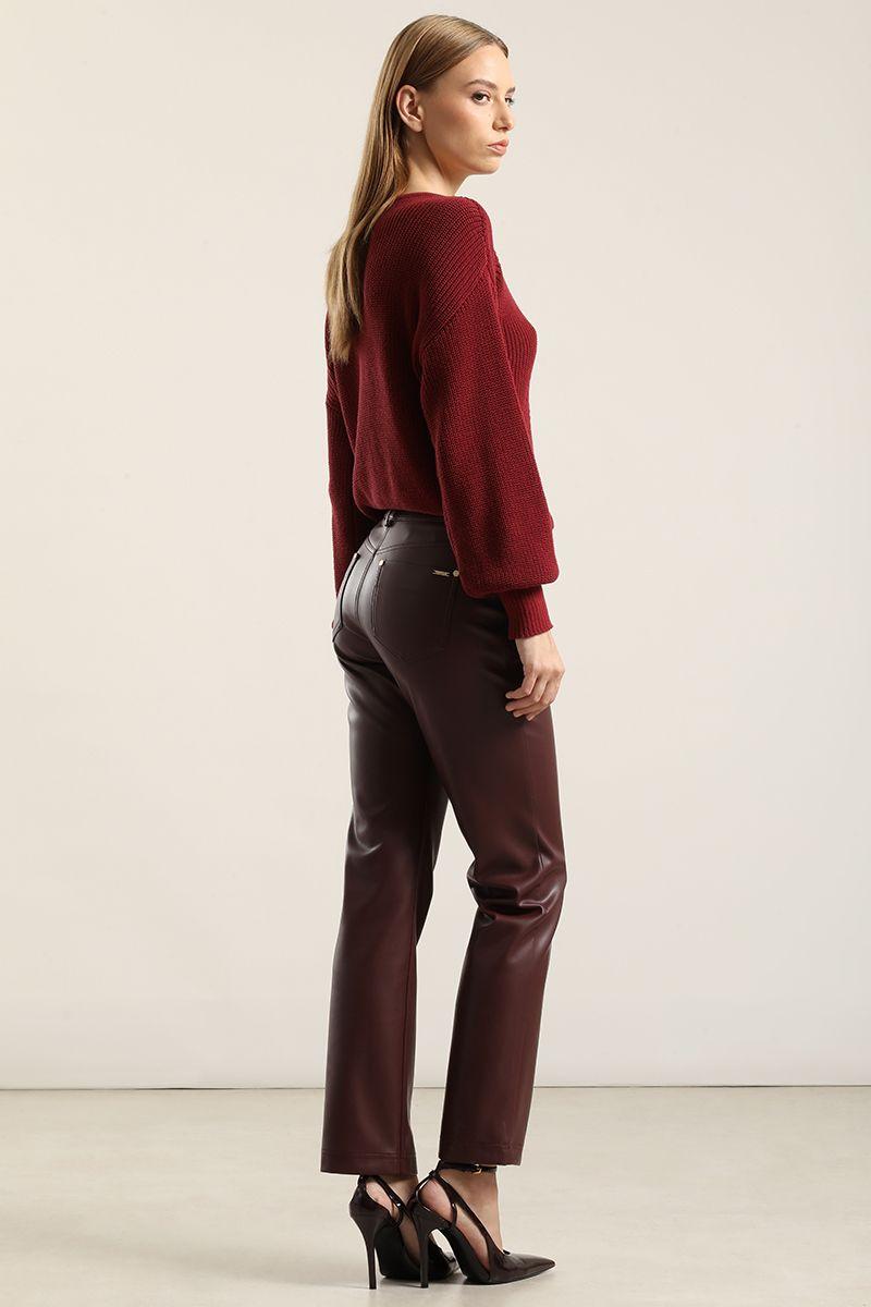 Pantalón slim, tiro medio, efecto cuero, burdeo Liola-4