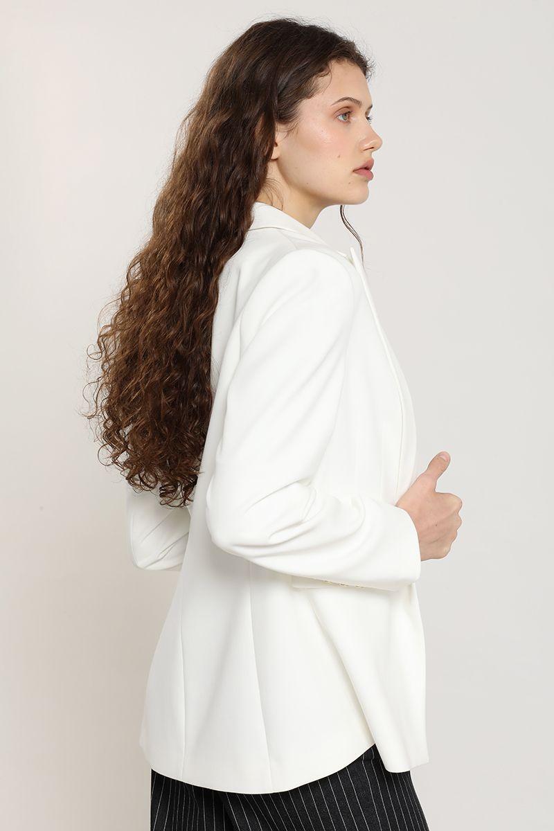 Blazer entallado, broches fantasia, crudo Liola-5