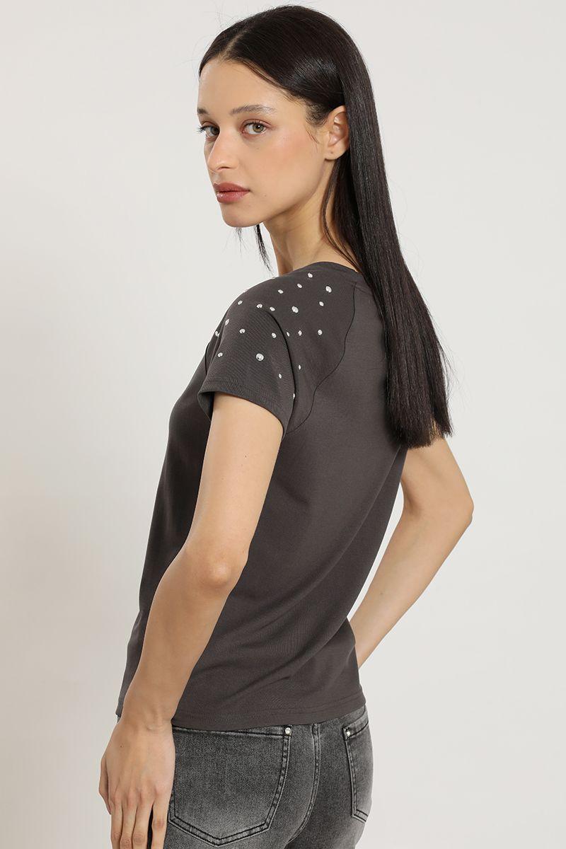 Polera tachas, manga corta, gris Liola-4