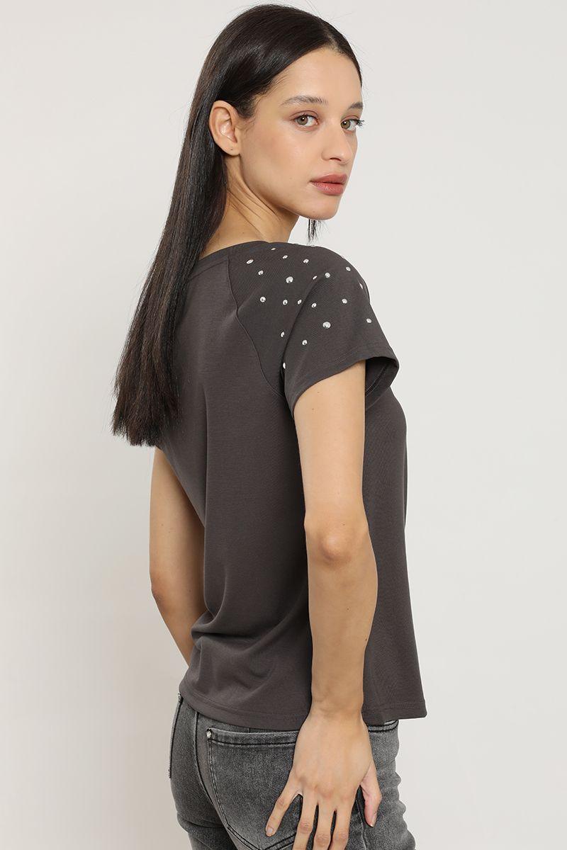 Polera tachas, manga corta, gris Liola-5