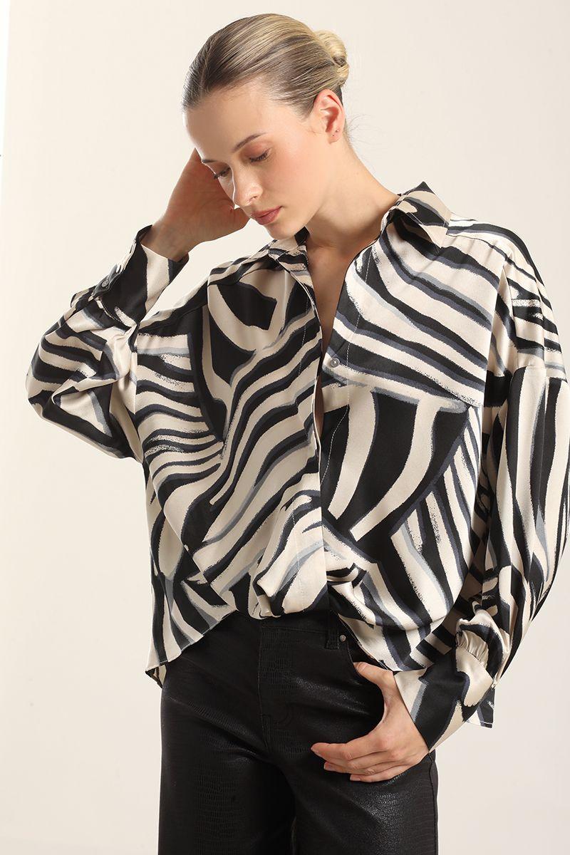 Blusa Satin Estampado Nudo, Negro Liola-3