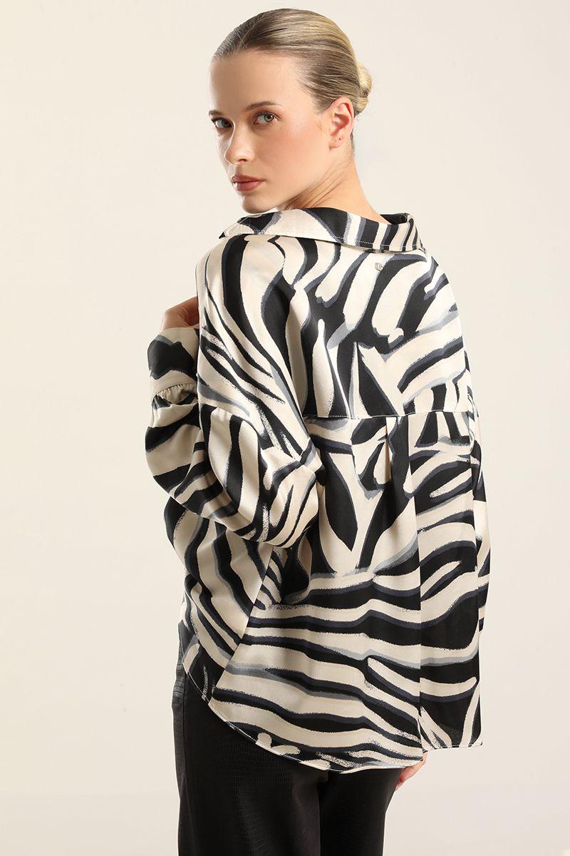 Blusa Satin Estampado Nudo, Negro Liola-4