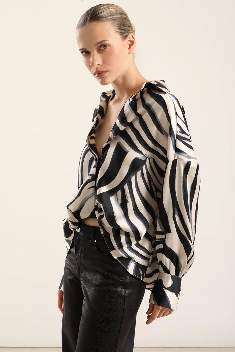 Blusa Satin Estampado Nudo, Negro Liola-5