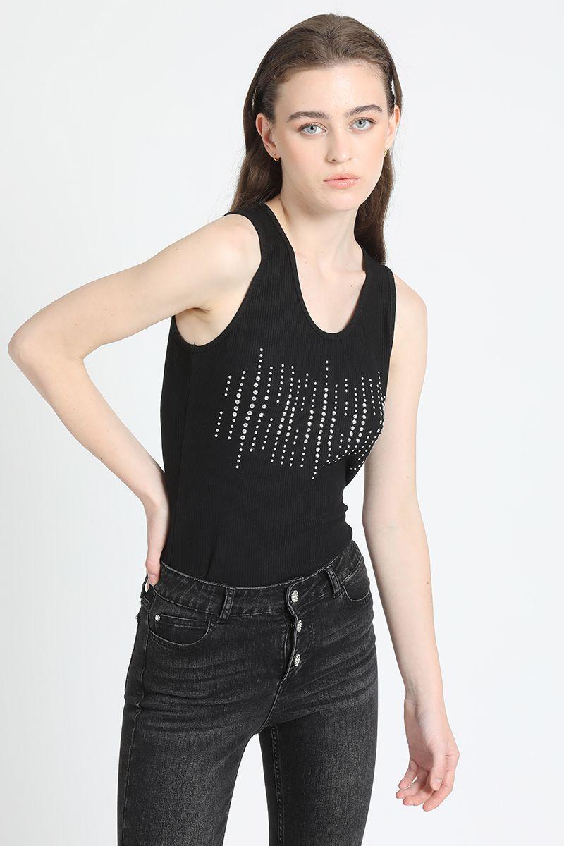 Polera Estampado Tachas Negro Liola-3