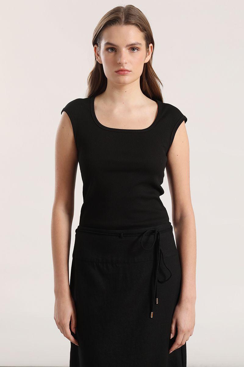 Polera escotada ribb liola mujer negro-3