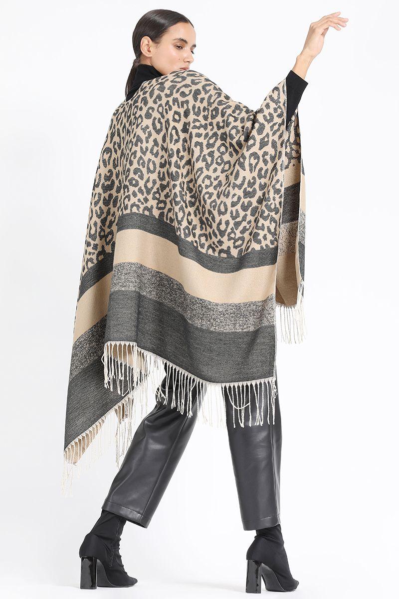 Poncho Tejido Estampado Animal Print, Café Liola-3