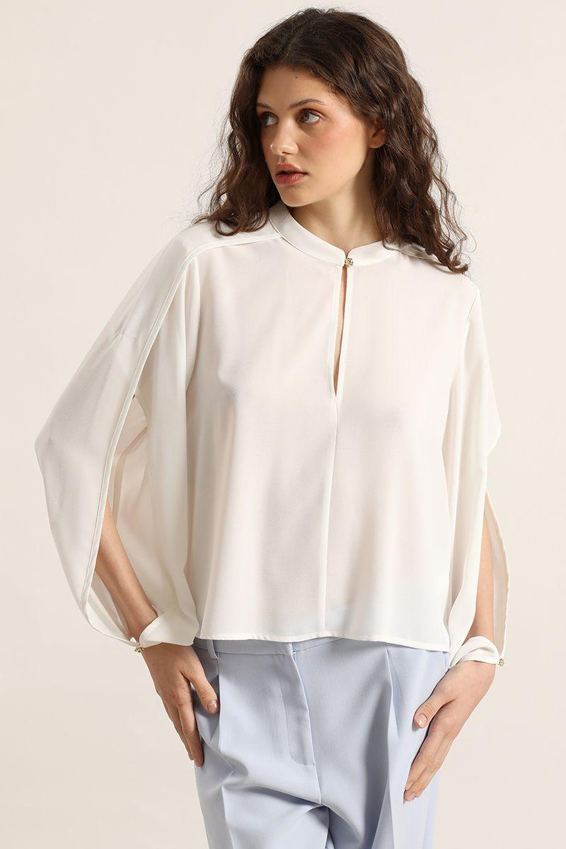 Blusa semitransparente, boton fantasia, crudo Liola-4