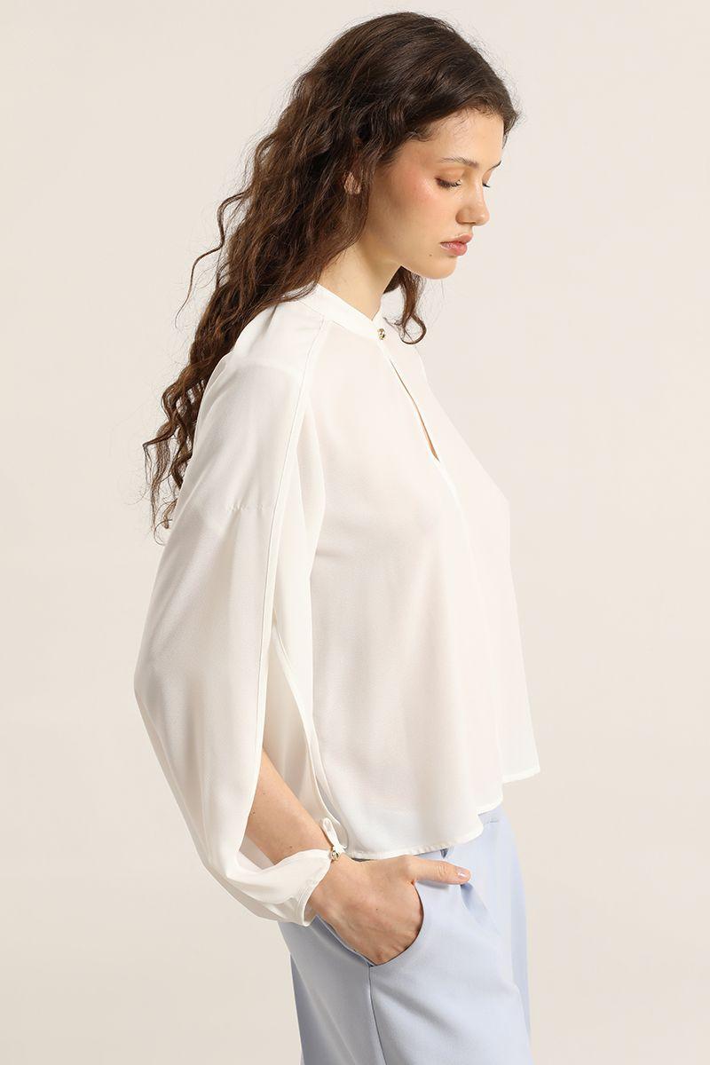 Blusa semitransparente, boton fantasia, crudo Liola-6
