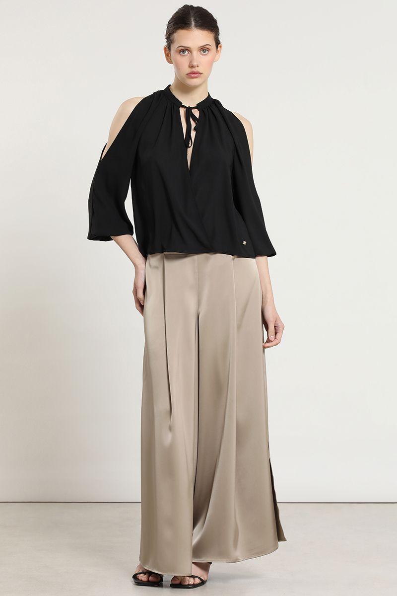 Blusa abertura en hombros, negro Liola-1