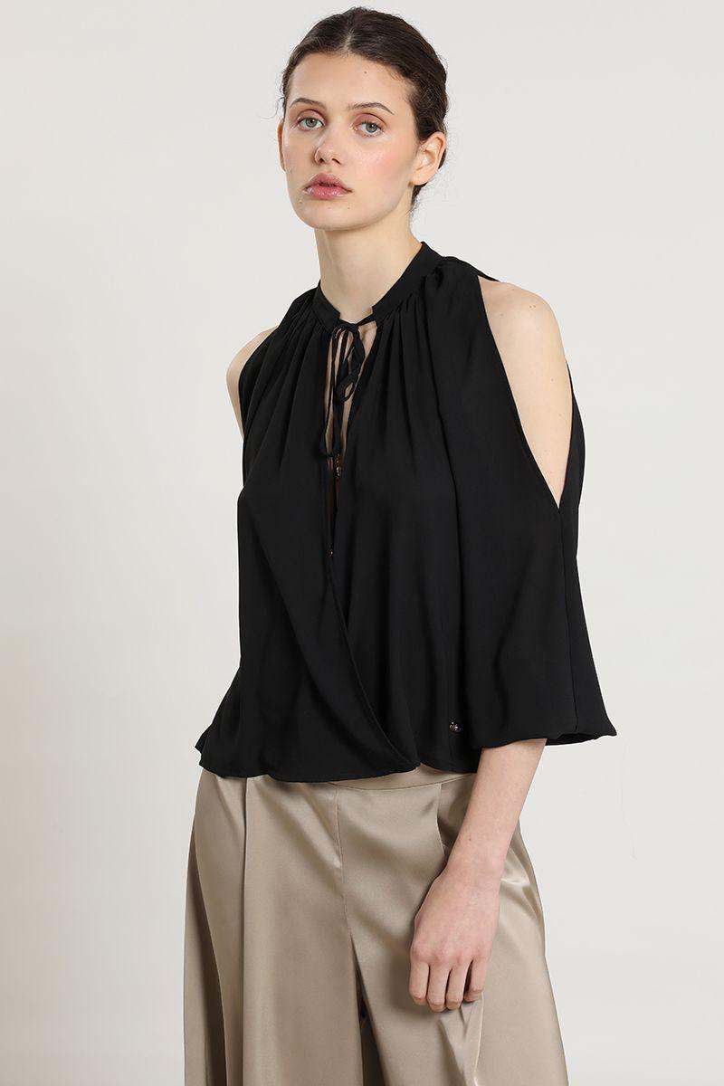 Blusa abertura en hombros, negro Liola-2