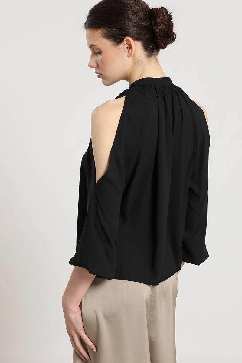 Blusa abertura en hombros, negro Liola-3