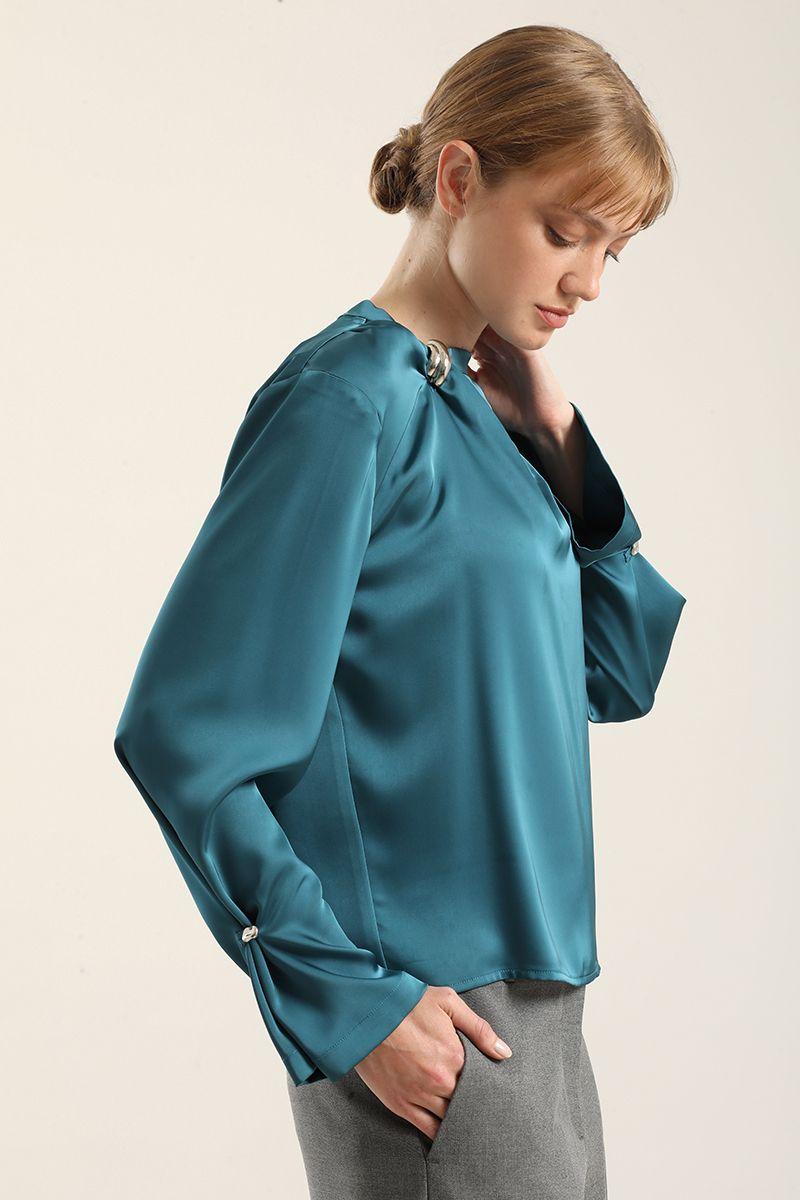 Blusa satin herraje metal, turquesa Liola-2