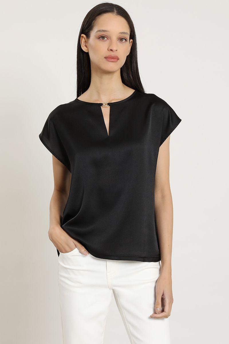 Polera satin, herraje metal, negro Liola-3