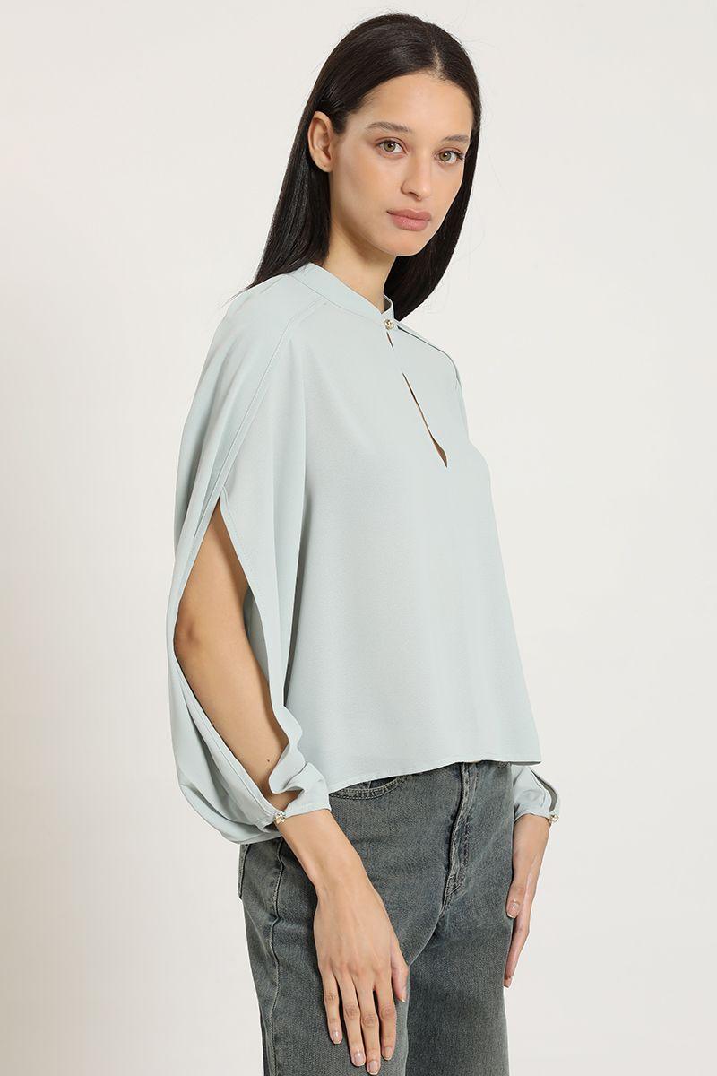 Blusa semitransparente, boton fantasia, verde Liola-2