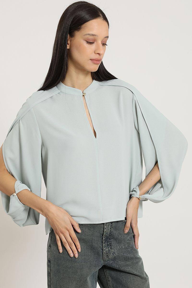Blusa semitransparente, boton fantasia, verde Liola-4