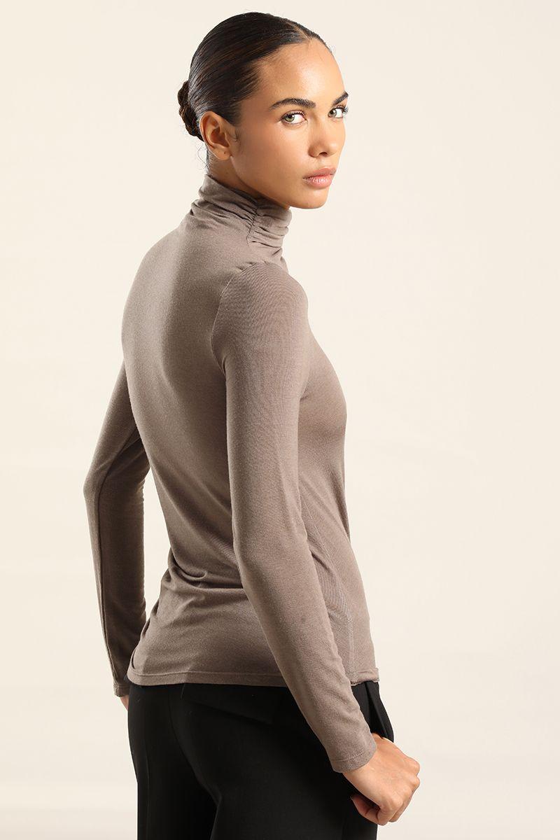 Top asimetrico, cuello subido, militar Liola-4