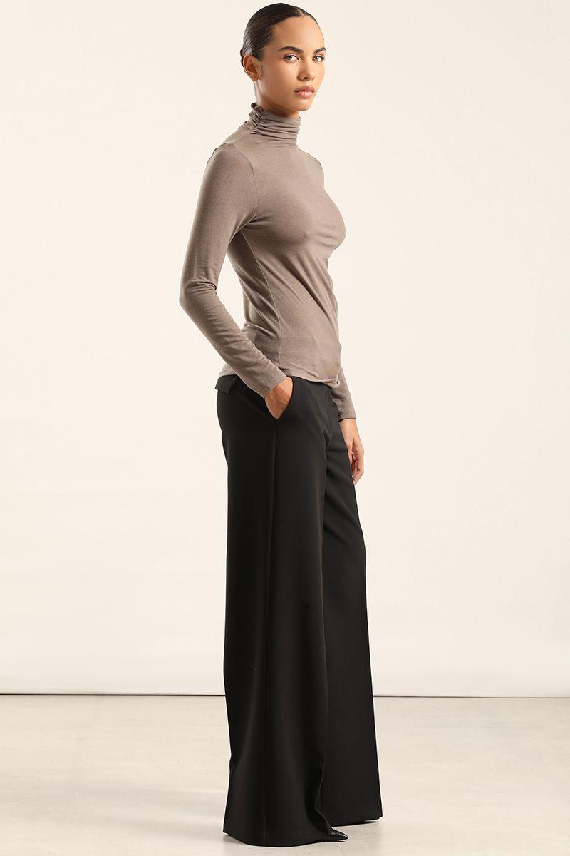 Top asimetrico, cuello subido, militar Liola-5