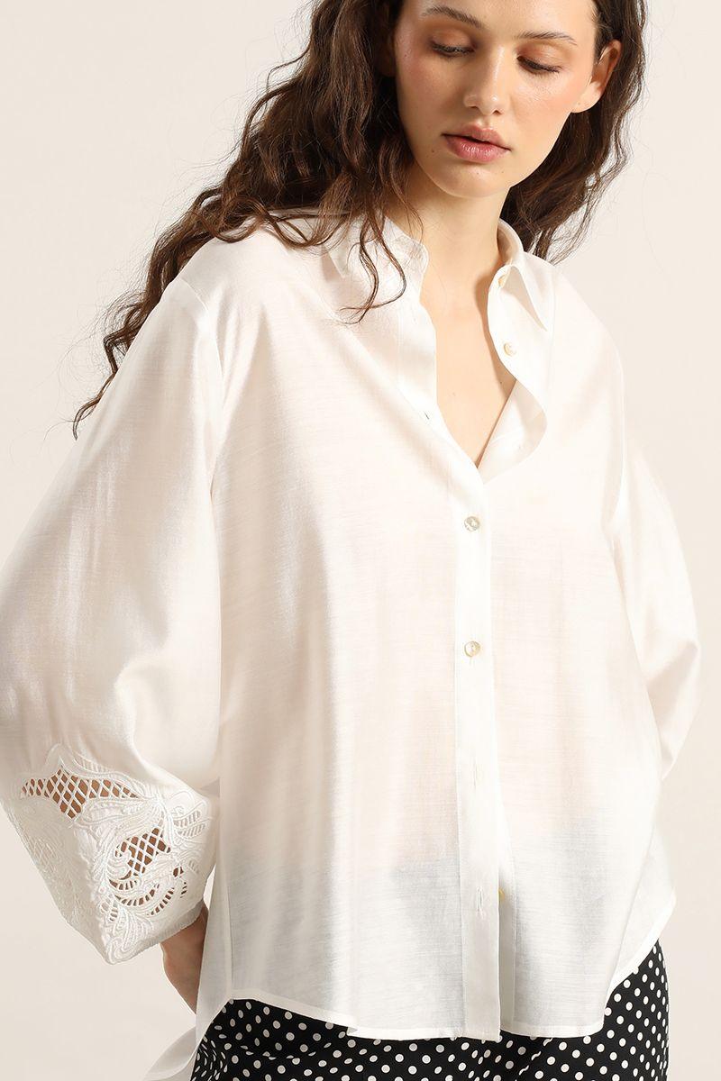Blusa aplicacion fantasia, crudo Liola-2