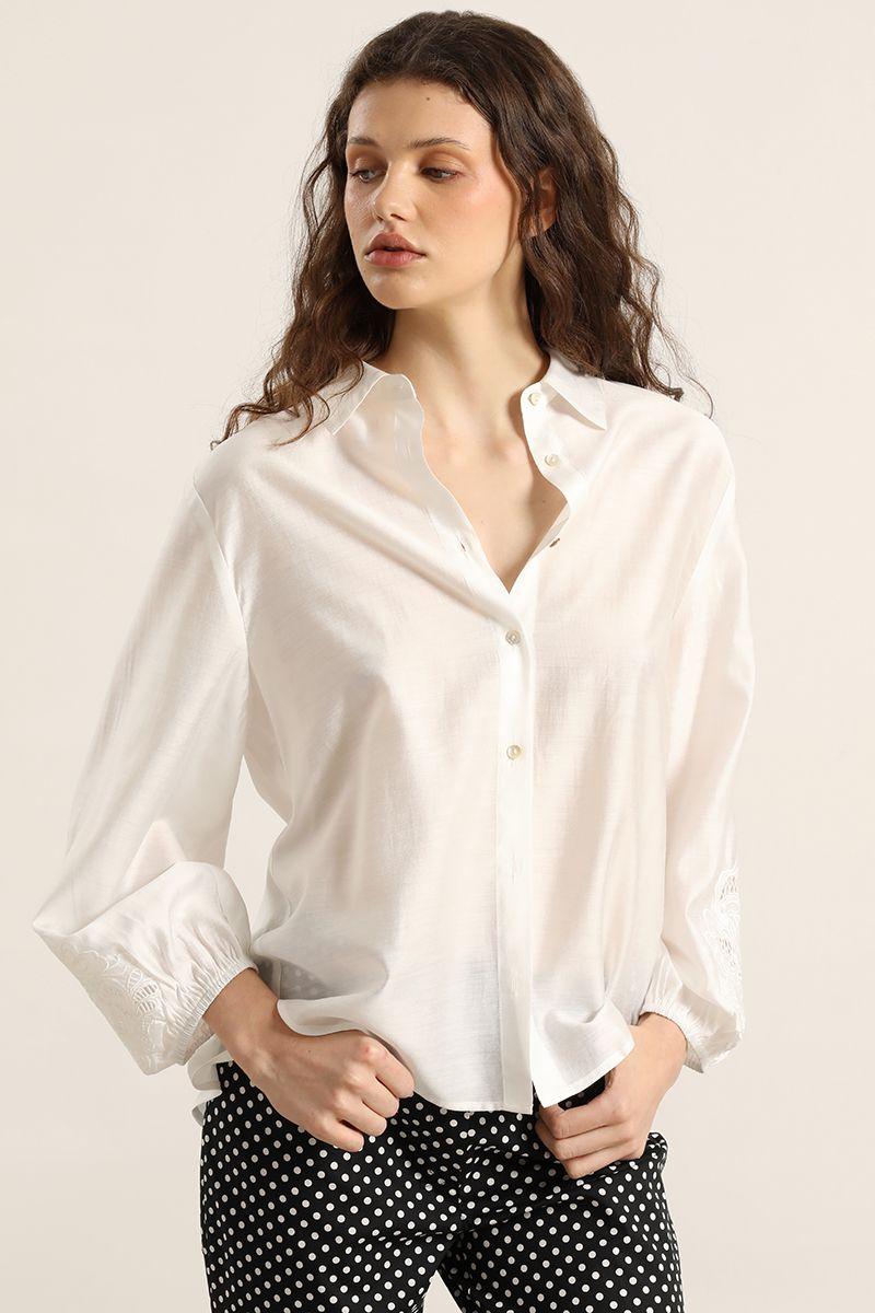 Blusa aplicacion fantasia, crudo Liola-4