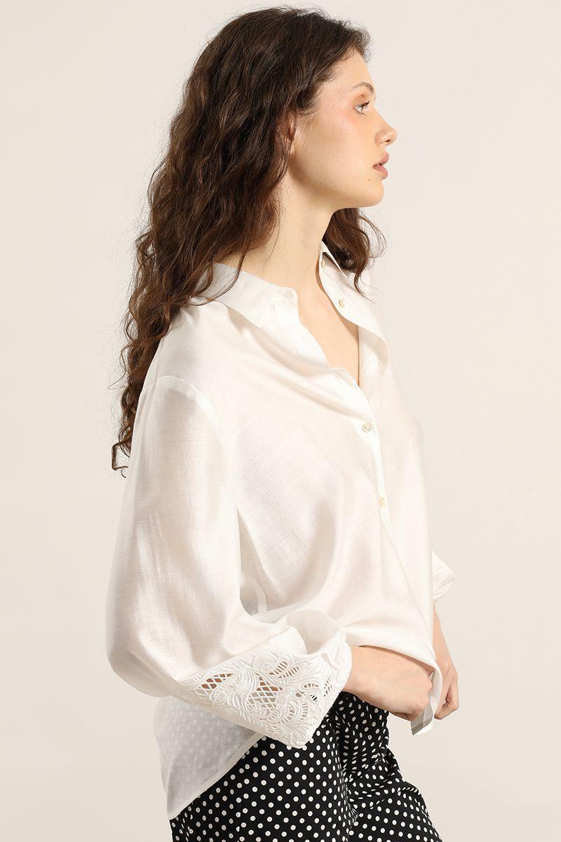 Blusa aplicacion fantasia, crudo Liola-5