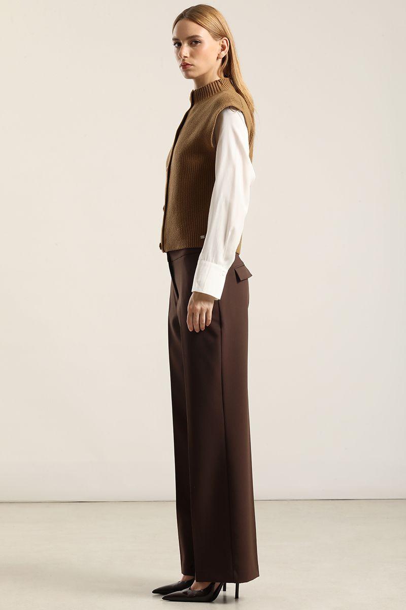 Pantalón recto, tiro alto, chocolate Liola-1