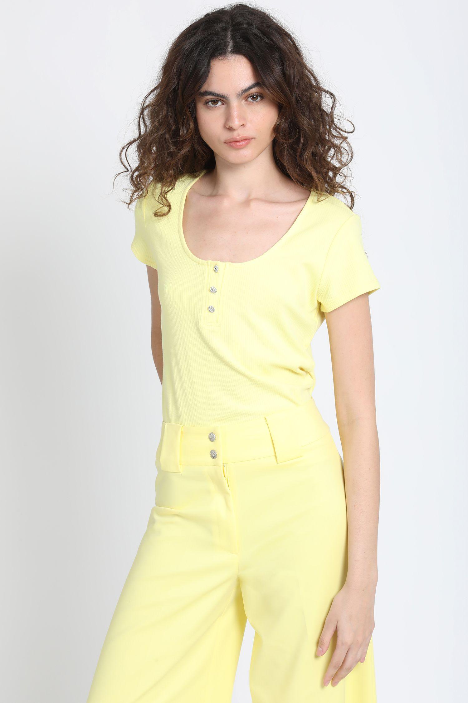 Polera Boton Joya, Amarilla Liola-0