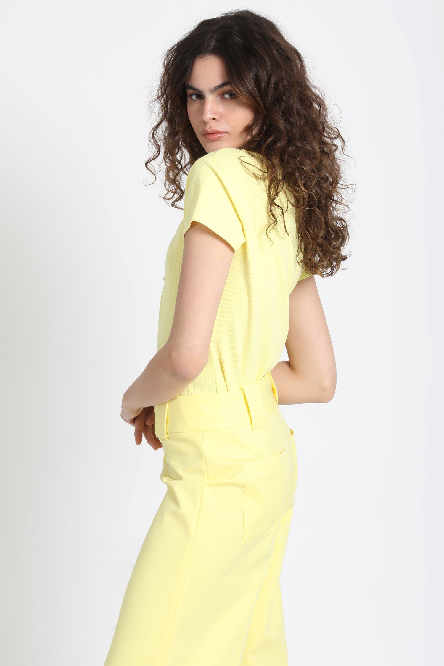 Polera Boton Joya, Amarilla Liola-5