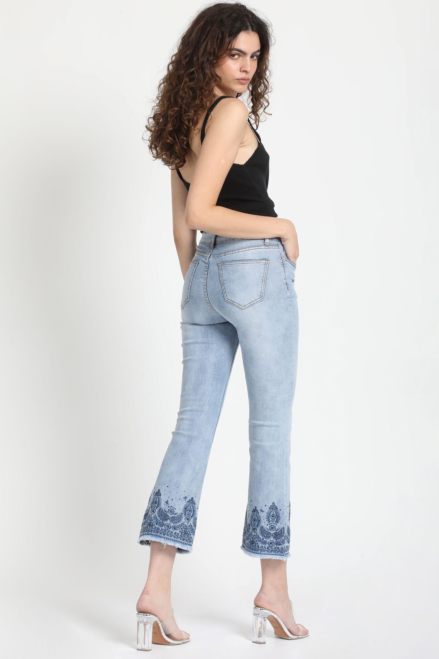 Jeans Flare Cropped Bordado, Tiro Medio, Celeste Liola-5