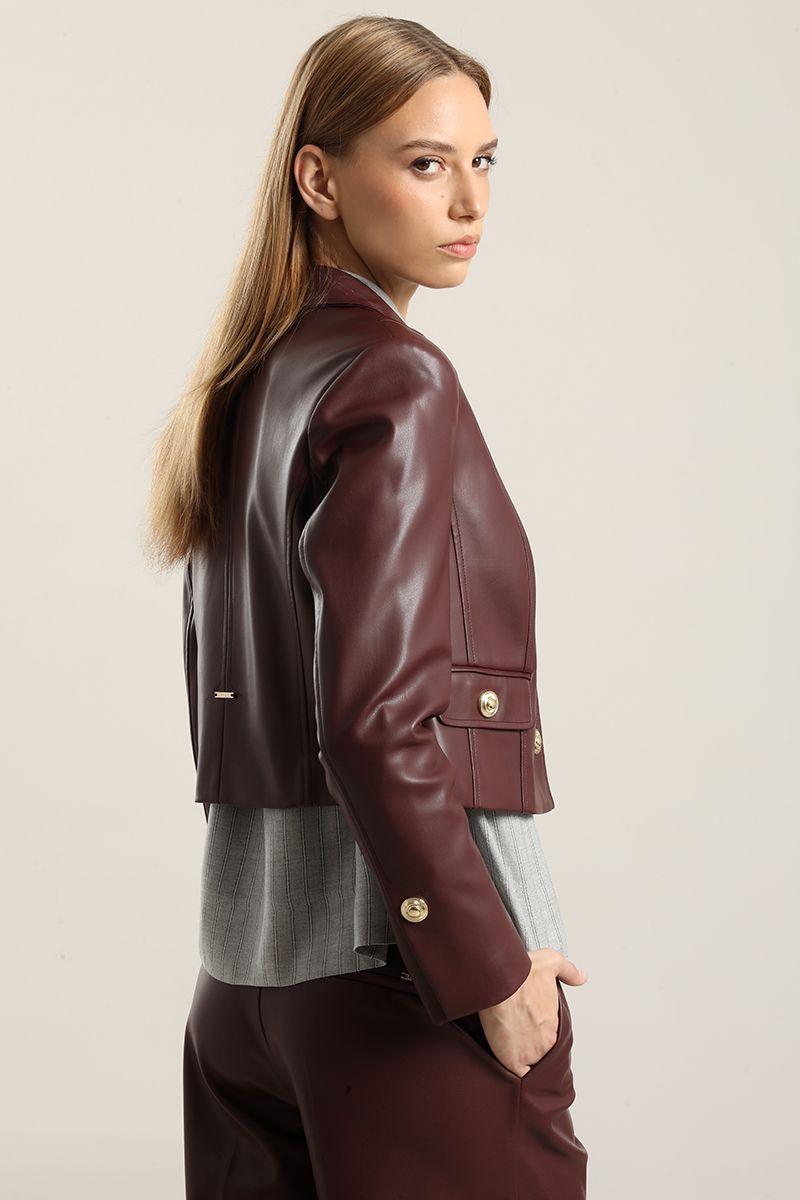 Chaqueta cropped, pespuntes, burdeo Liola-3