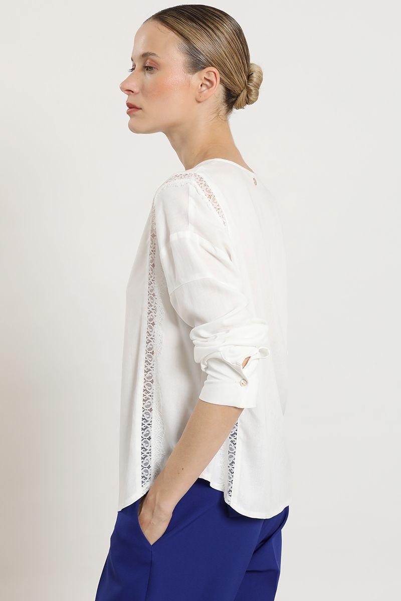 Blusa aplicacion encaje, crudo Liola-4
