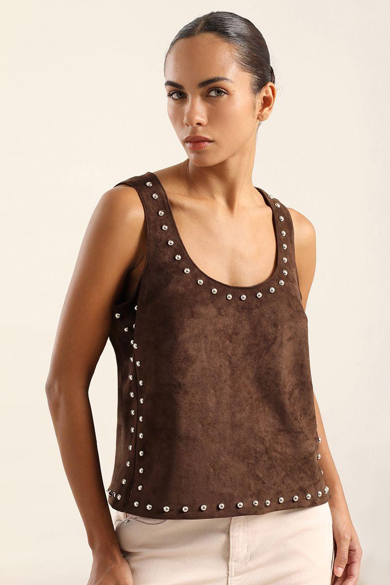 Top Efecto Gamuza, Tachas, Chocolate Liola-3