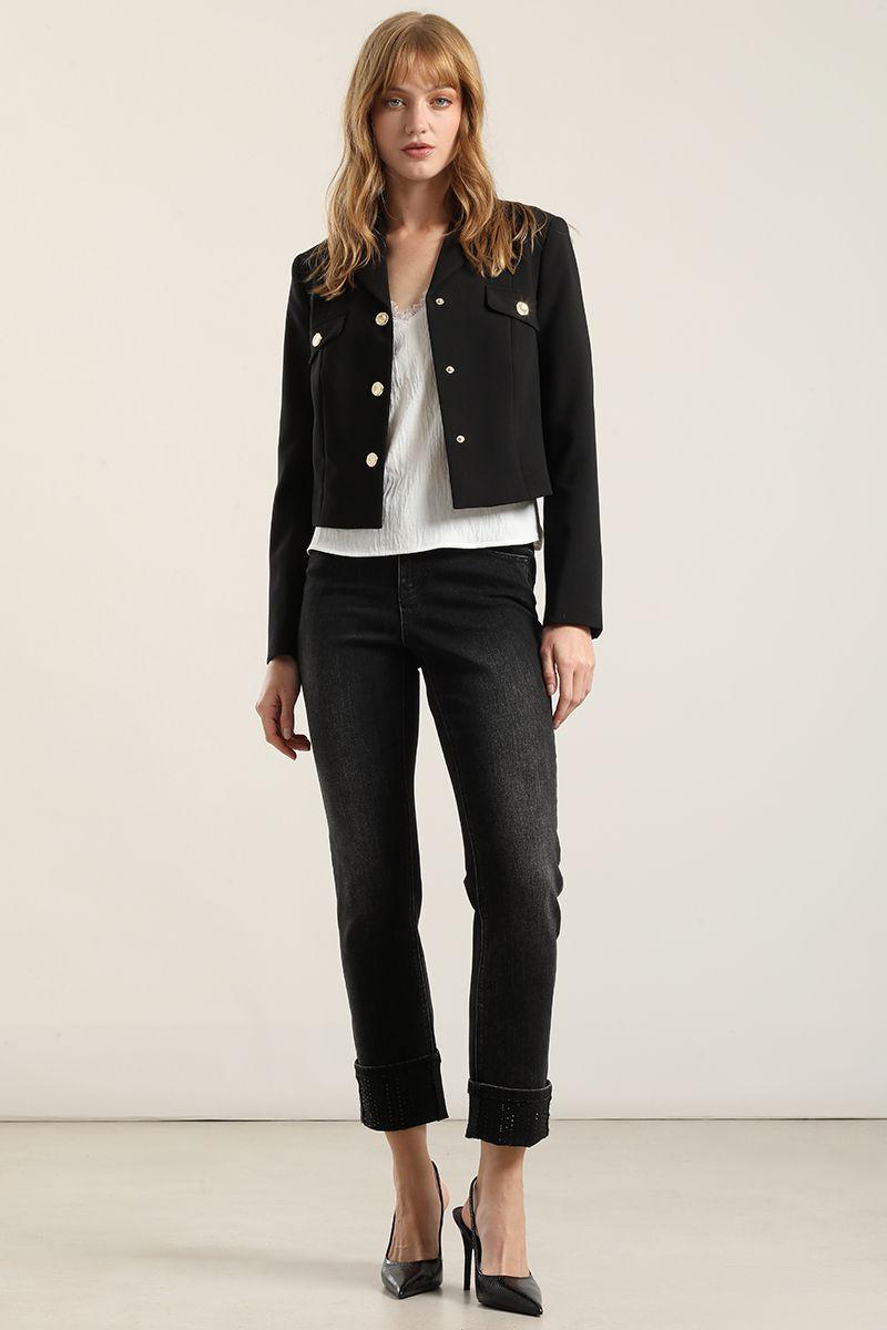 Chaqueta cropped, tapetas fantasia, negro Liola-1