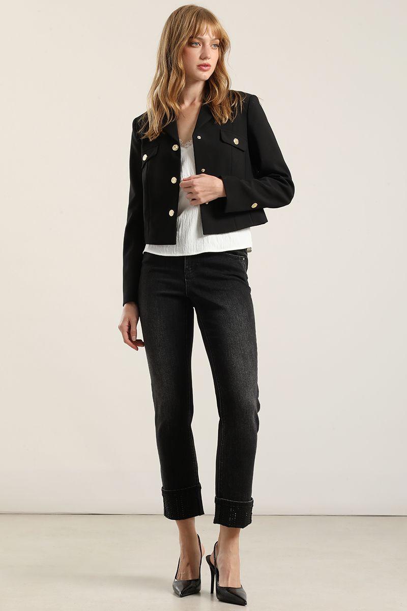 Chaqueta cropped, tapetas fantasia, negro Liola-5