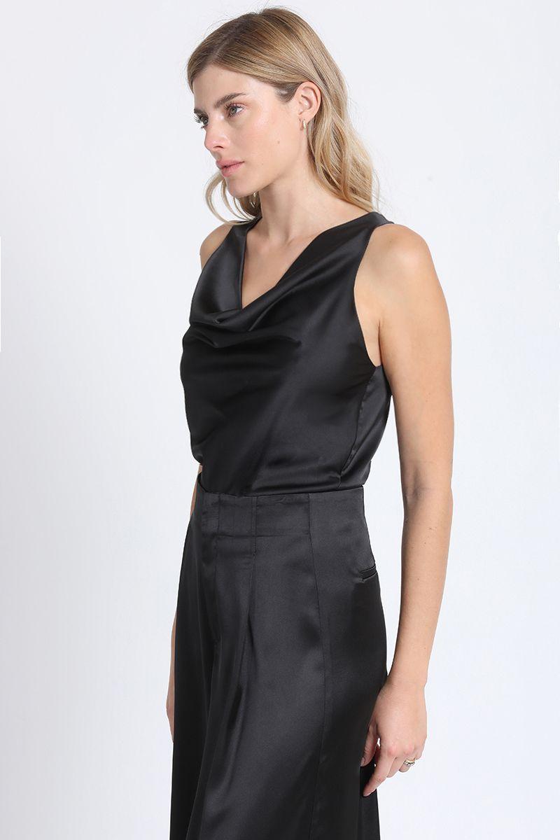 Top Satinado Escote Drapeado Negro Liola-3