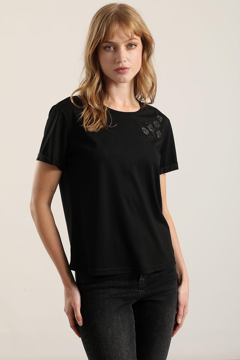 polera aplicacion flor joya, negro Liola-3