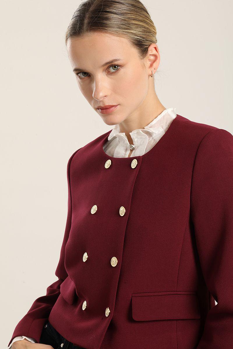 Chaqueta cropped, cruzada, burdeo Liola-2