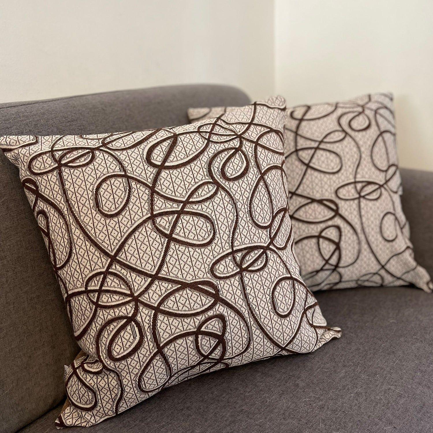 Funda Cojin Decorativo Diseño Cordon Café 60x60-1